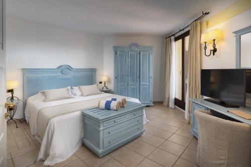 Superior Plus Room with Swimming Pool View