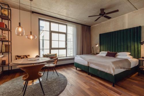 M Loft Superior