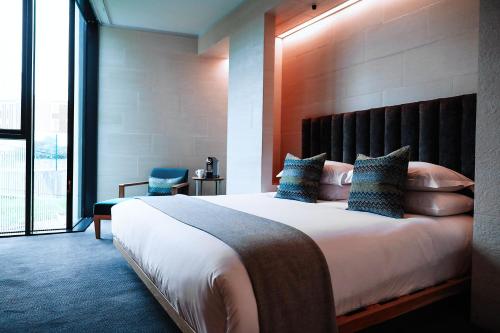 Club Deluxe Room