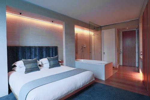 Club Deluxe Room