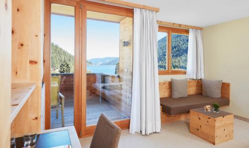 Double Room with Balcony and Lake View