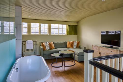 River View Signature Suite