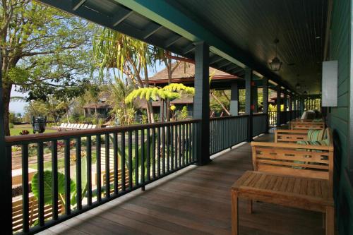 King Room with Courtyard View