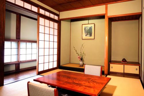 Twin Room with Shared Bathroom