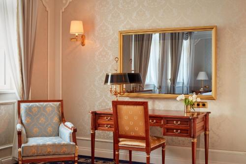 Junior King Suite