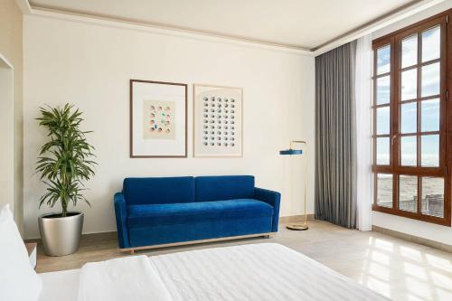 Superior Historic King Room with Partial Sea View