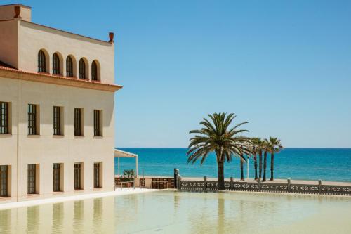 Superior Twin Room with Balcony and Partial Sea View