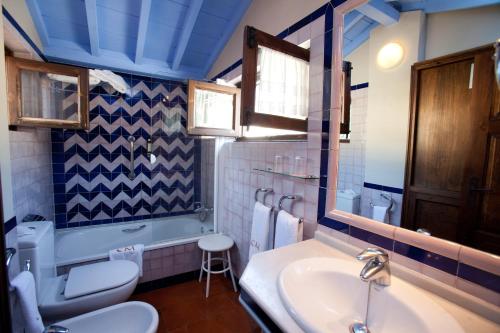 Superior Double or Twin Room with lateral Alhambra view