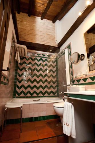 Superior Double or Twin Room with lateral Alhambra view