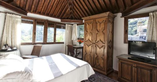 Double Room with frontal Alhambra view