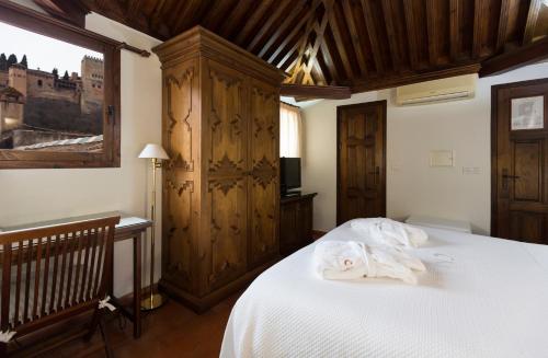 Double Room with frontal Alhambra view