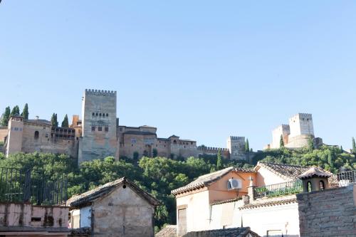 Double Room with frontal Alhambra view