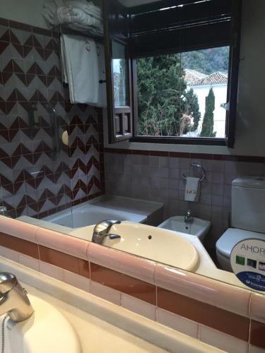 Executive Double or Twin Room with lateral Alhambra view