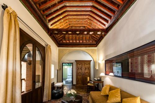 Deluxe Double Room with lateral Alhambra view