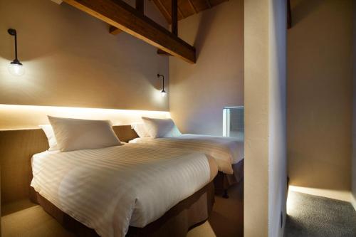 Twin Room with Bathroom