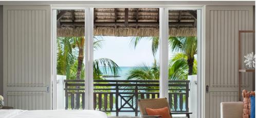 Hibiscus Ocean View Junior Suite King