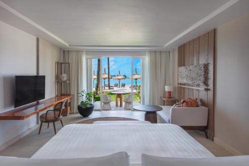 Hibiscus Beachfront Junior Suite King