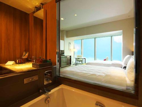 Deluxe Twin Room with Extra Bed - Non-Smoking