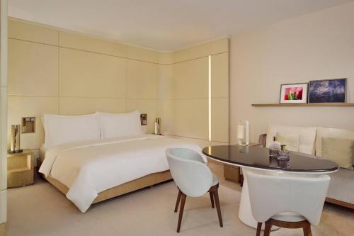 King Room - Club Lounge Access