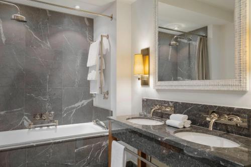 Classic Room, Guest room, 1 Queen