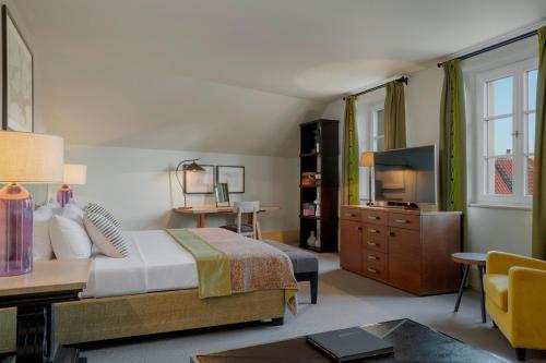 1 Bedroom Studio Suite, 1 King