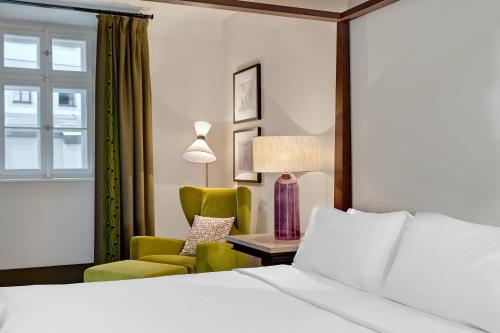 Moser Suite, 1 Bedroom Suite, 1 King, Fireplace
