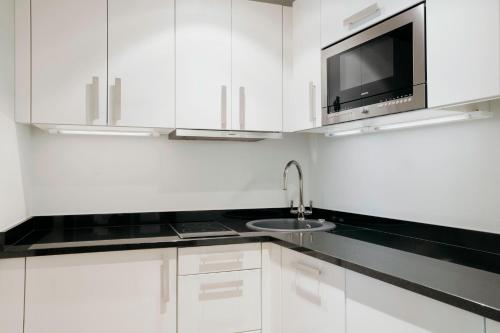 Moser Suite, 1 Bedroom Suite, 1 King, Fireplace
