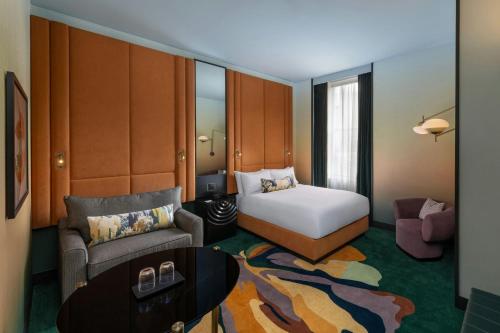 Standard King Room with Sofa Bed