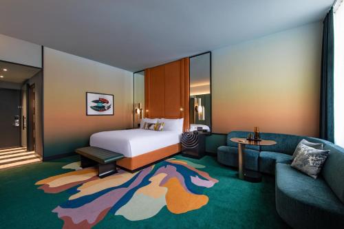 Premier King Room with Park View