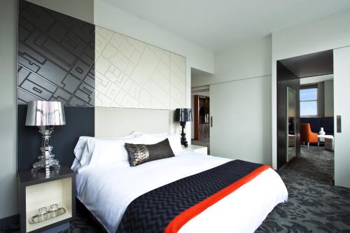 Extreme Wow Suite, Presidential Suite, 1 King, Park view