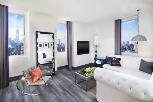 Wow Suite, Suite, 1 King, Park view, High floor