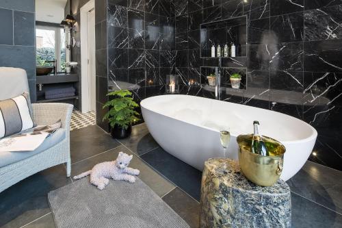 Luxury Suite