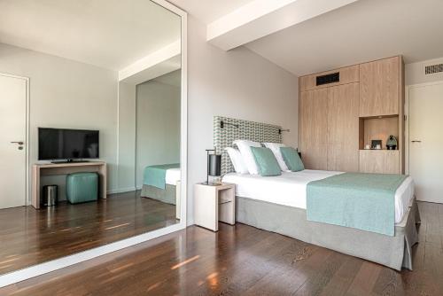 Superior Triple Room with Park View