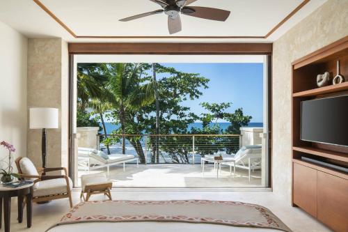 West Beach King Suite - Rooftop Floor