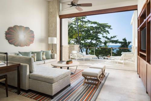 West Beach King Suite - Rooftop Floor