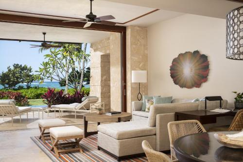 West Beach King Suite - Ground Floor