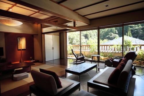 Suite with Garden View