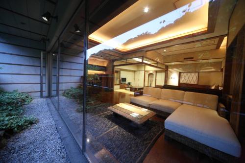 Suite with Mountain View