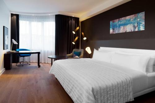 Executive Chic, Guest room, 1 Twin/Single Bed(s), Mini Fridge