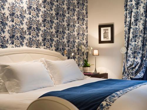 Superior Double Room - Courtyard Side