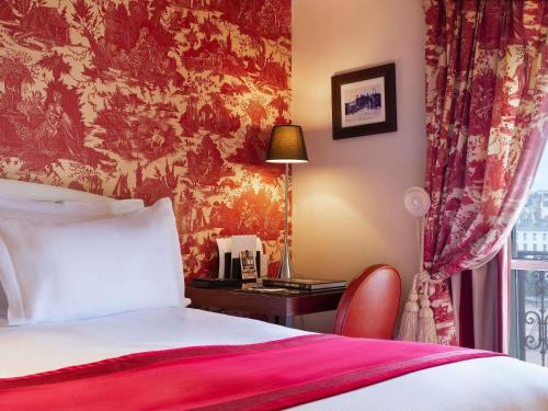 Classic Double Room with City View