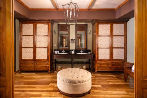 Themed Suite
