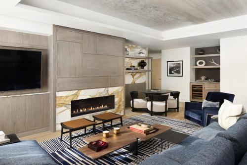Blue Sky Four-Bedroom Residence 