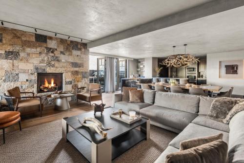 Sun Up  Four-Bedroom Residence 