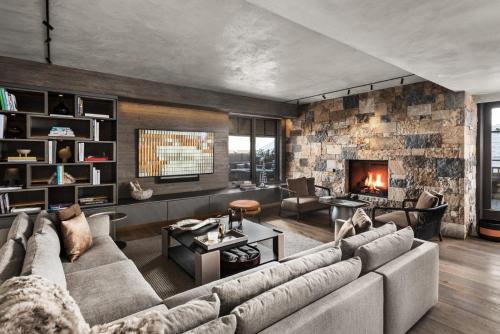 Sun Up  Four-Bedroom Residence 
