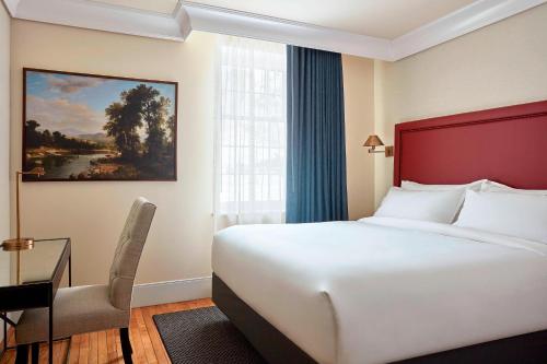 Business King Room