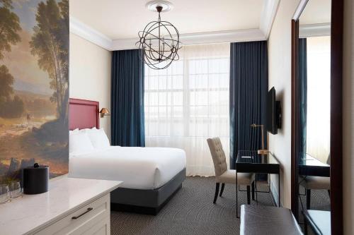 Business King Room