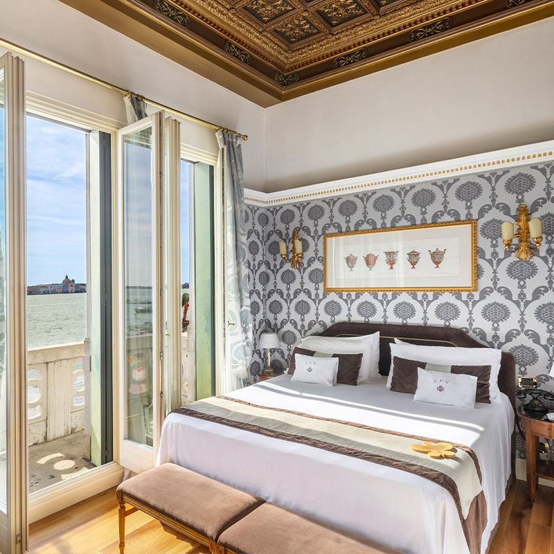 Deluxe room Lagoon view with Balcony