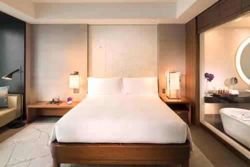 Pure Wellness King Room with Bay View