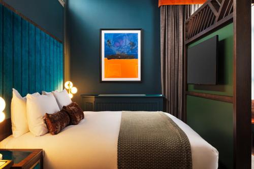 Signature Suite
